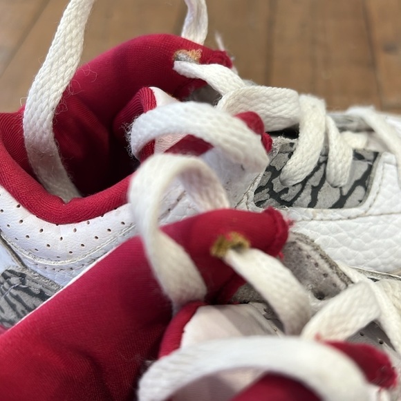 Nike Jordan retro 3 cardinal red sneakers - Picture 6 of 12